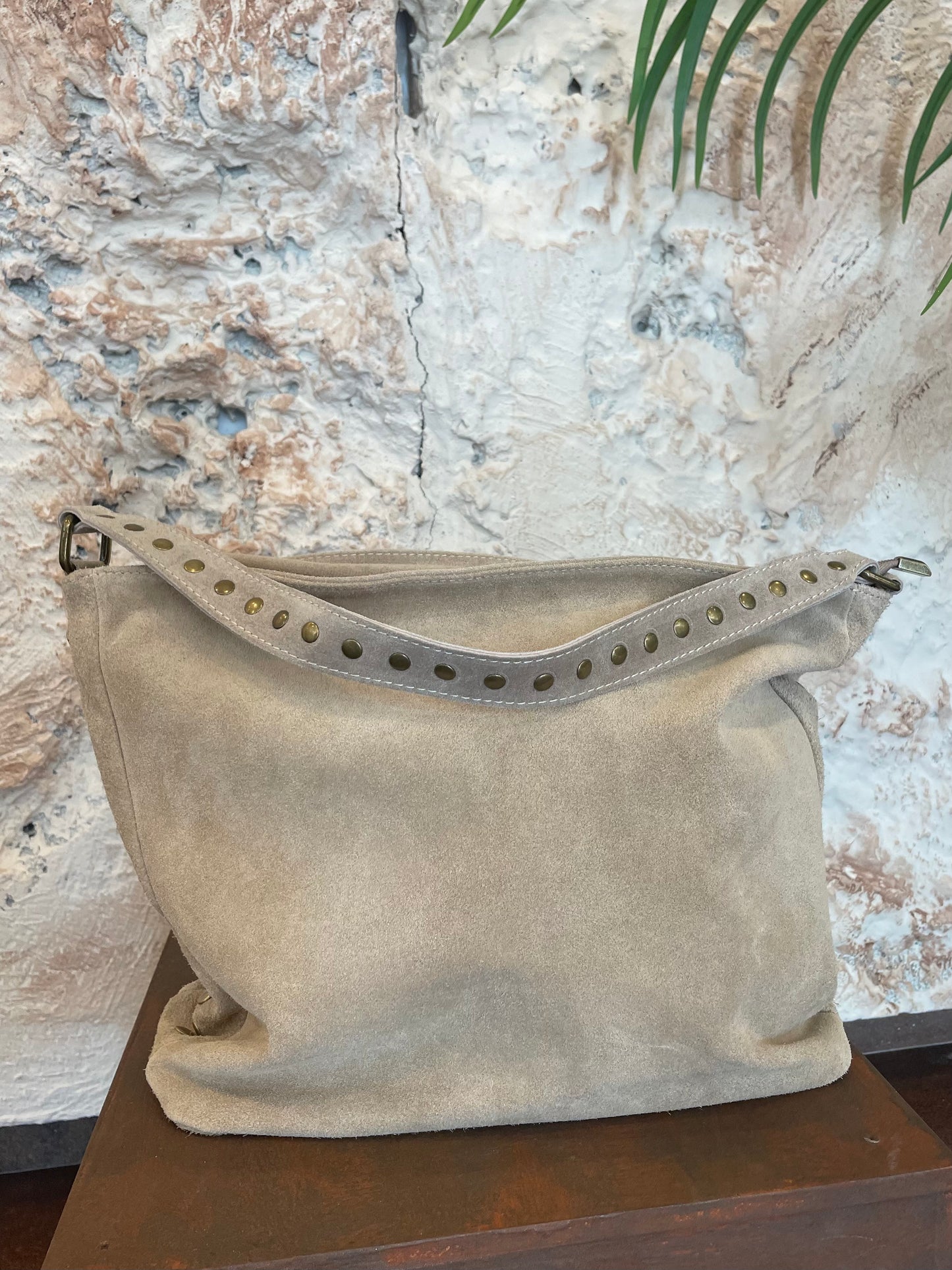 BOLSO TACHAS LATERALES BEIGE